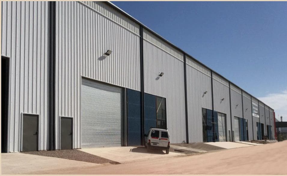 Nave Frente al Tortugas Open Mall - 1