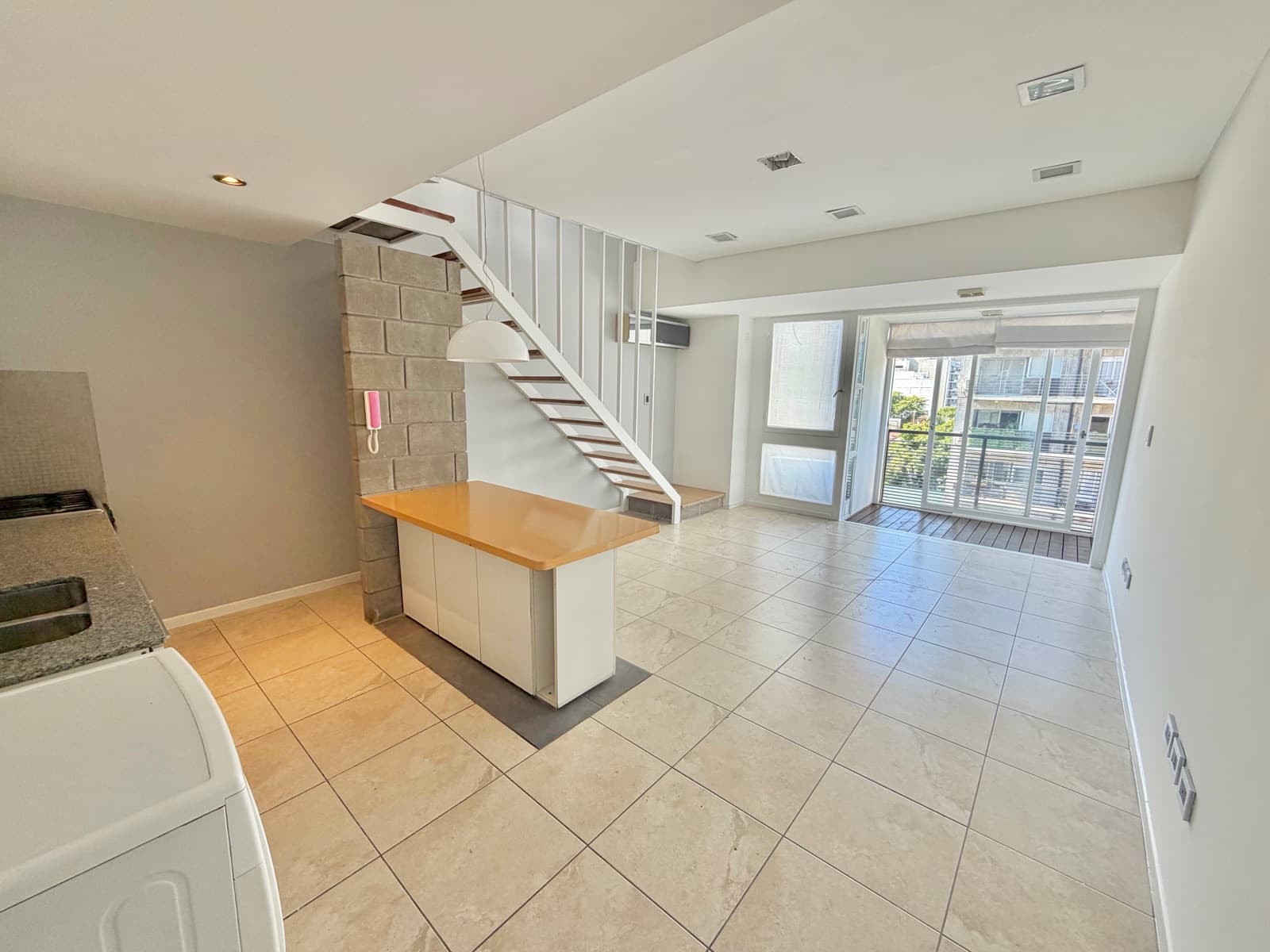 Alquiler Oficina Dúplex Chacarita Distrito Audiovisual Balcon Terraza 2 Baños Apto profesional - 1