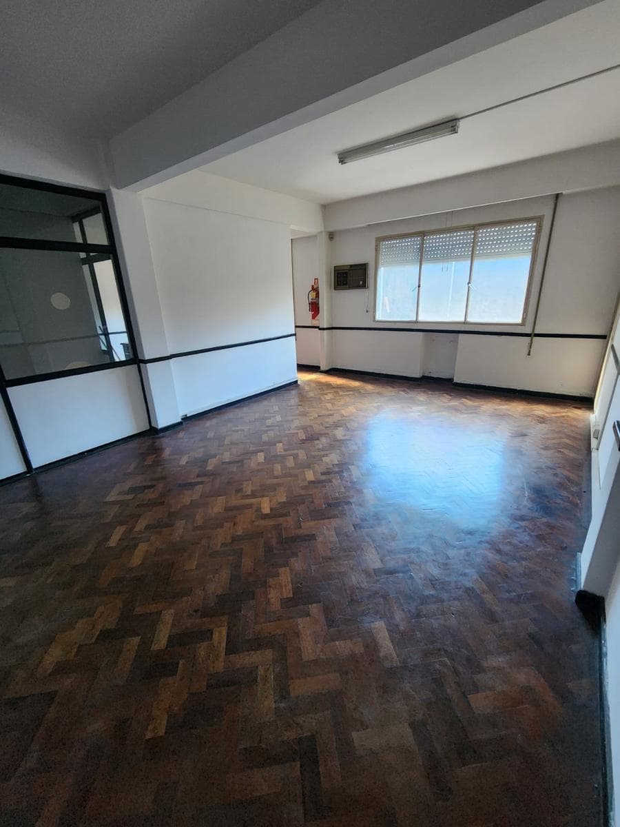 Oficina 52mts en alquiler en Dean Funes 154, Peatonal Centro - 1