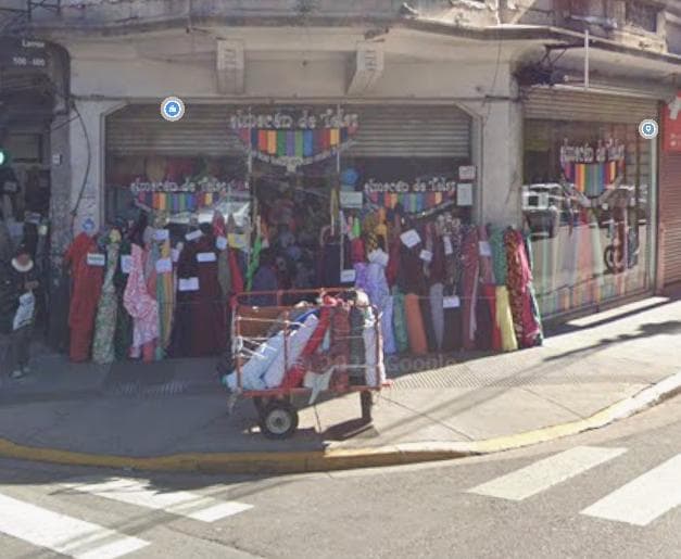 Excelente Local en Esquina en Lavalle y Larrea, Once - 1