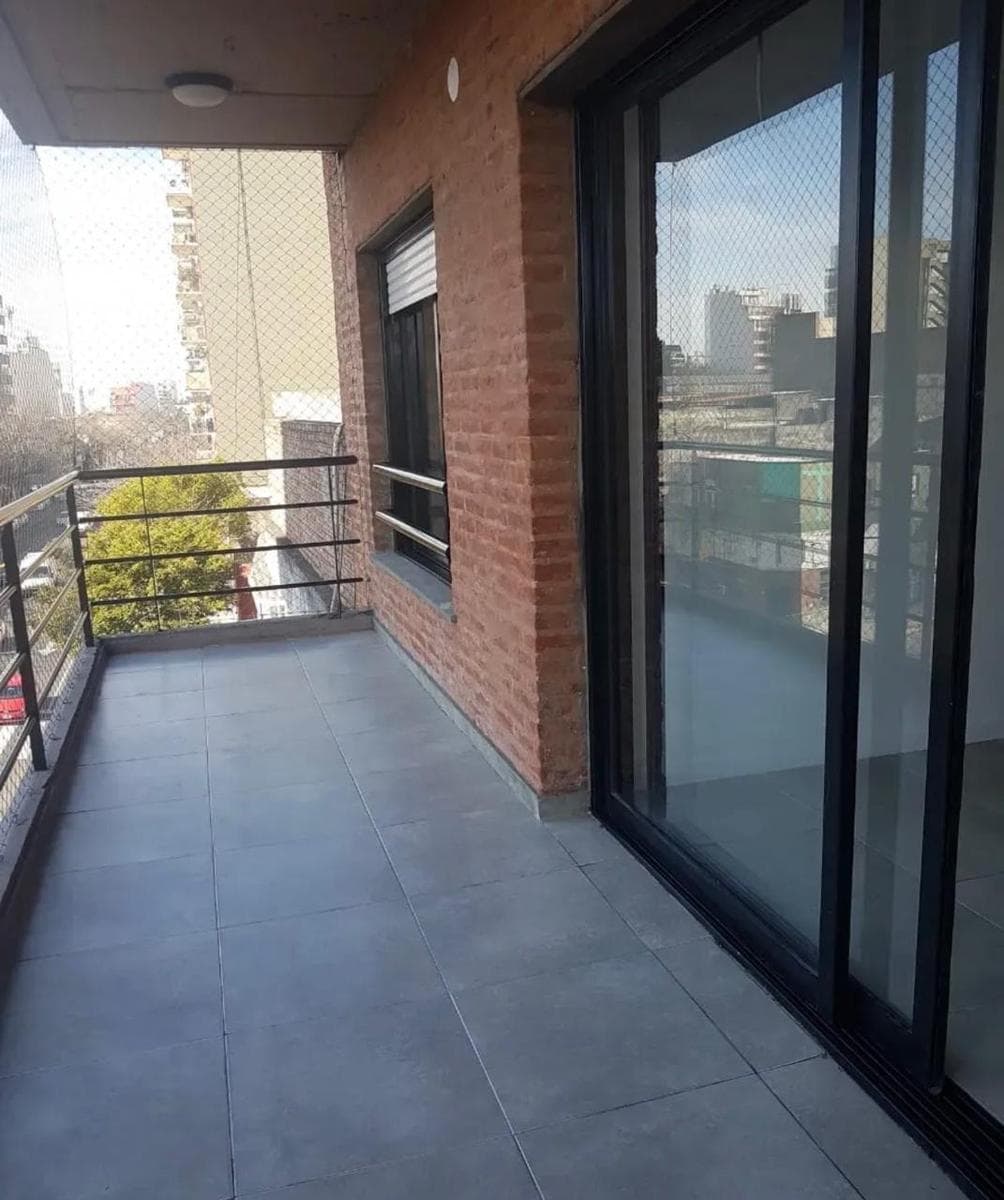 Hermoso Departamento en venta 3 ambientes con cochera en Parque Patricios - 1