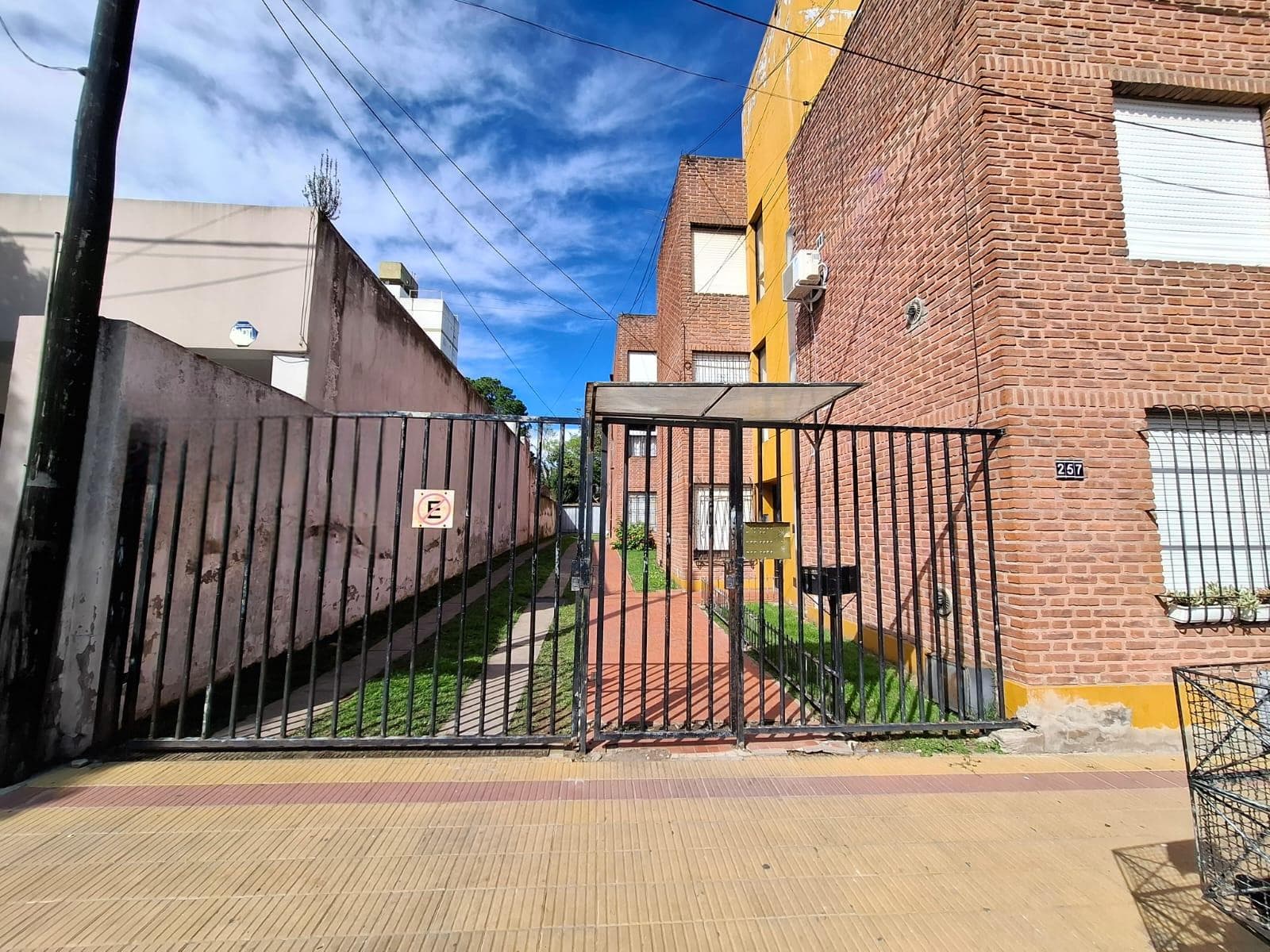 DEPARTAMENTO DE 2 AMBIENTES CENTRICO - 1