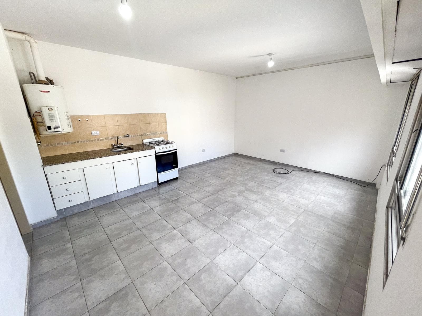 Alquiler Monoambiente en Echesortu - 9 de Julio/Constitución - 1