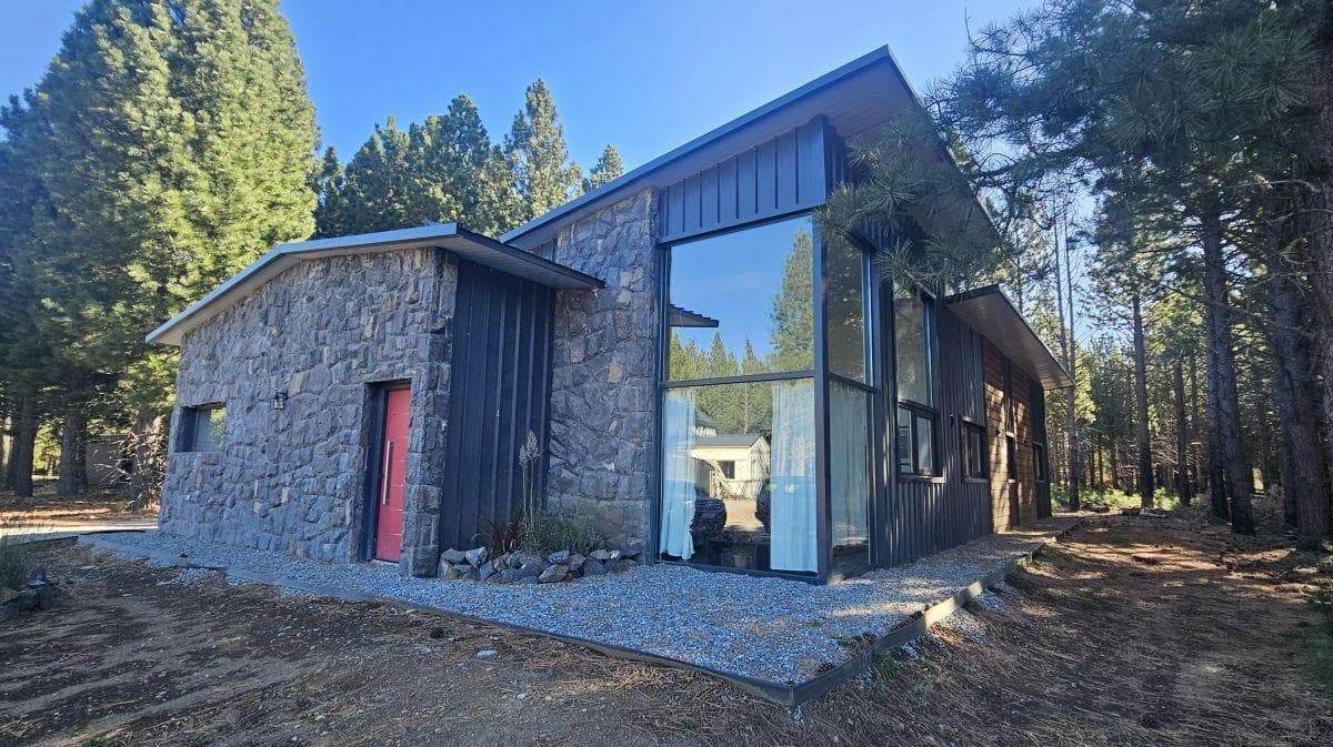 CASA MODERNA 3 DORM,3 BAÑOS, APTA CREDITO - 1