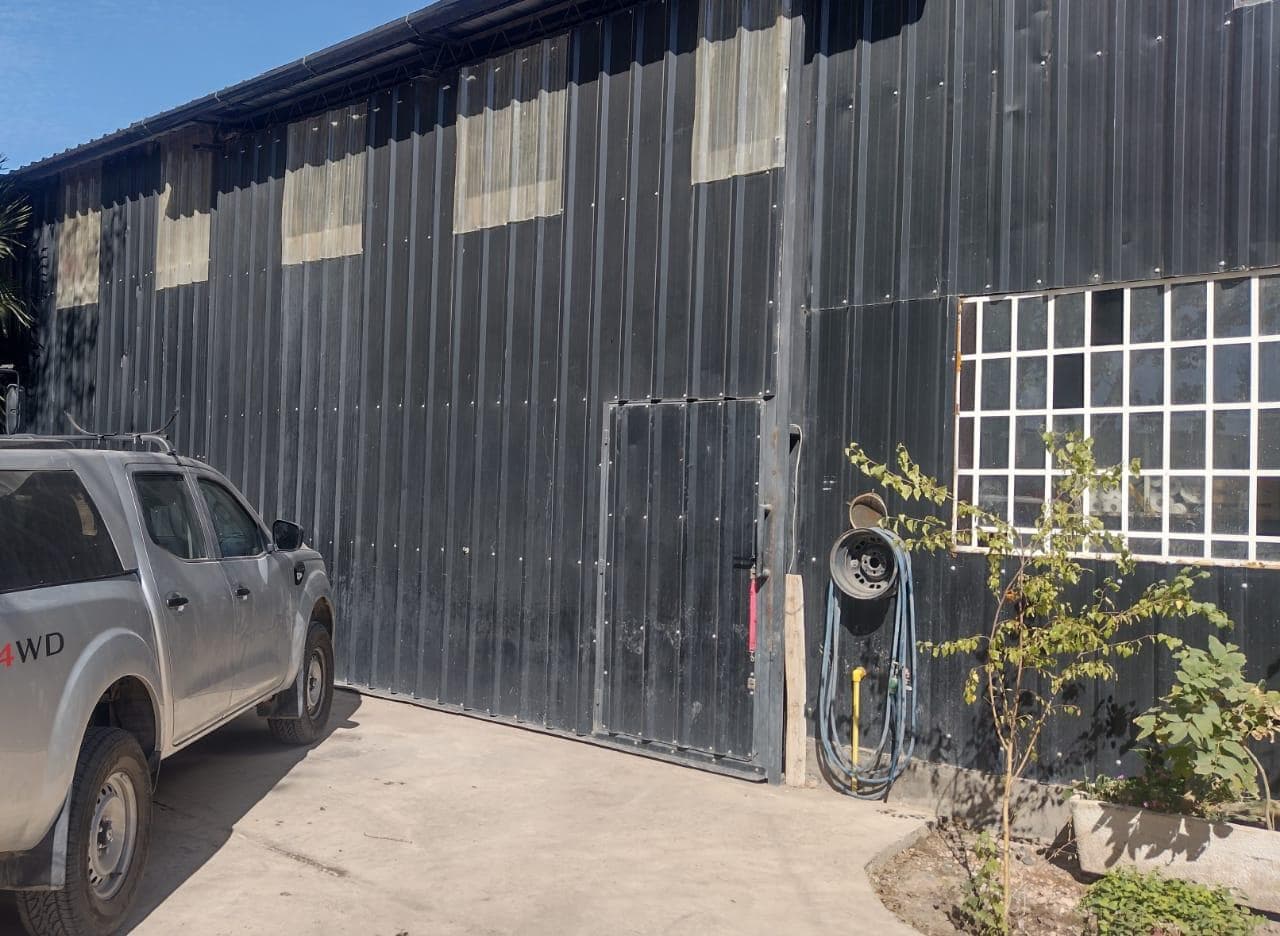 Galpón con oficinas - 1