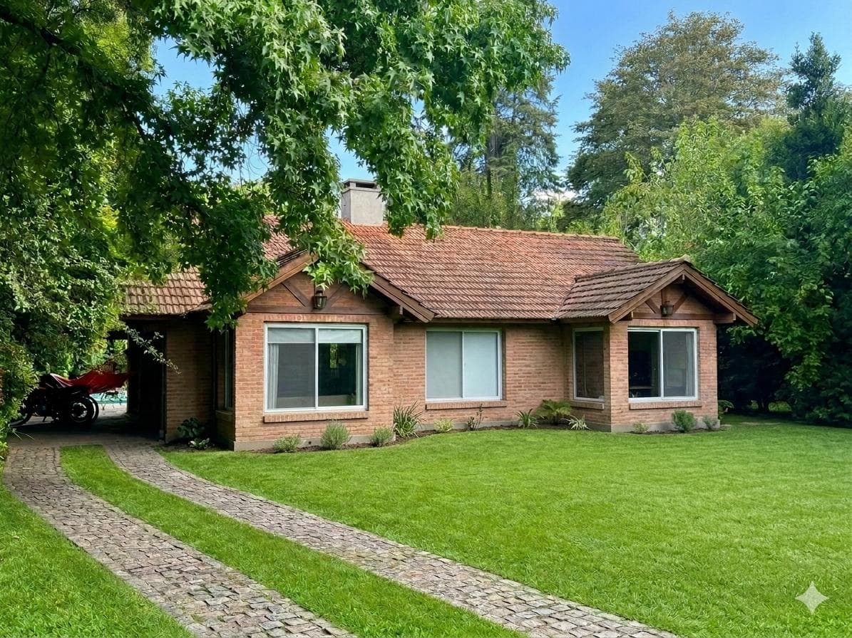 Casa en venta - San Carlos CC -4 ambientes-pileta - jardin - - 1