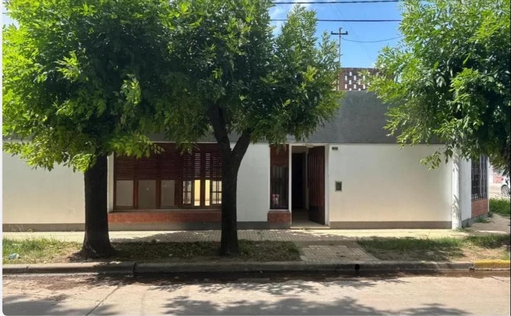 Casa en Mercedes - 1