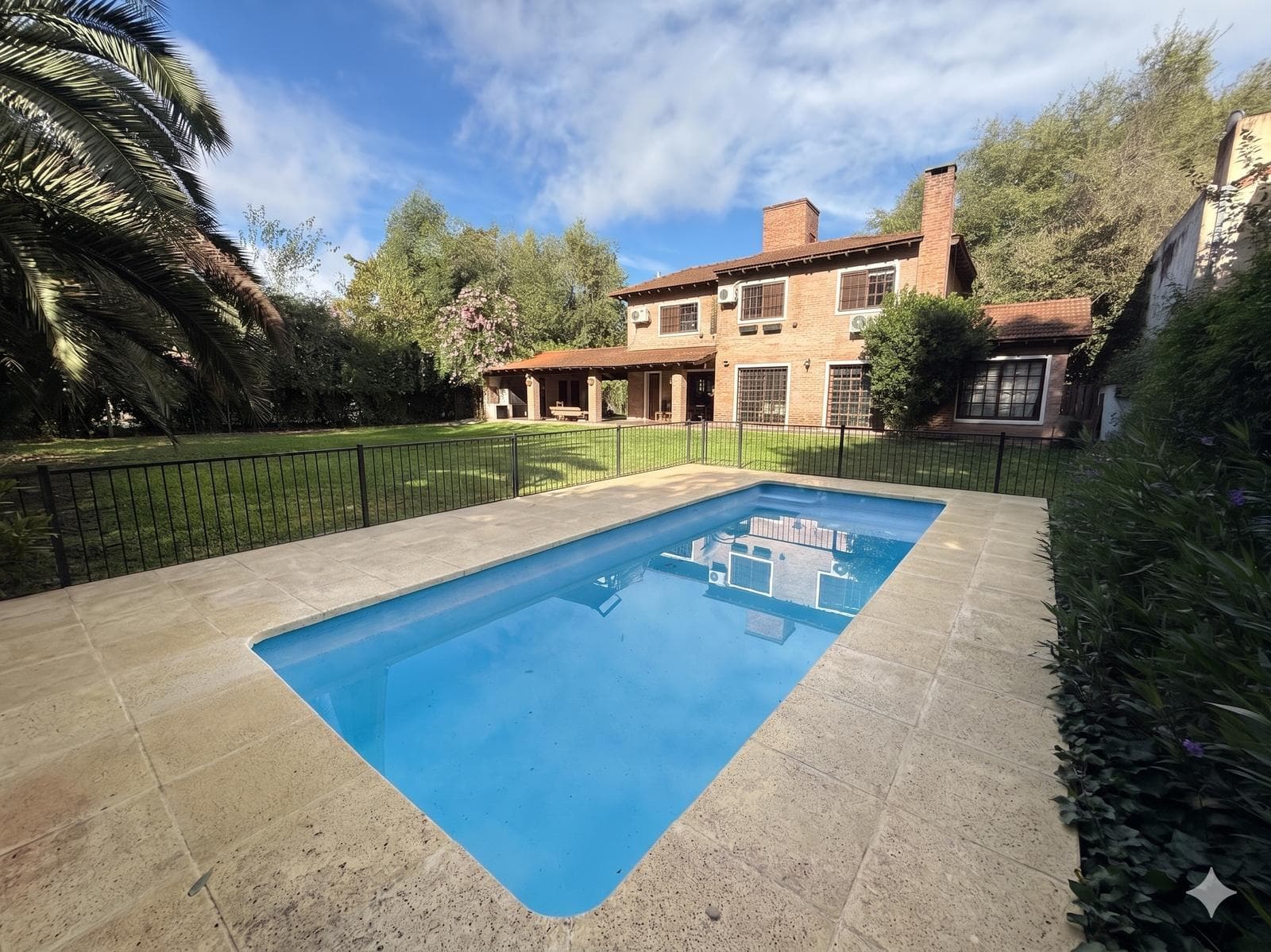 Casa con piscina y galería con parrilla - Los Naranjos - Ingeniero Maschwitz - Escobar - 1