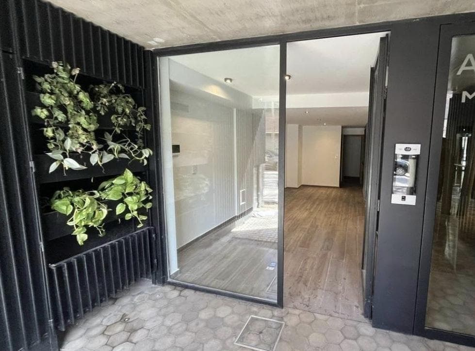 Venta/Agrocanje Local Comercial A Estrenar. Barrio Martin - 1