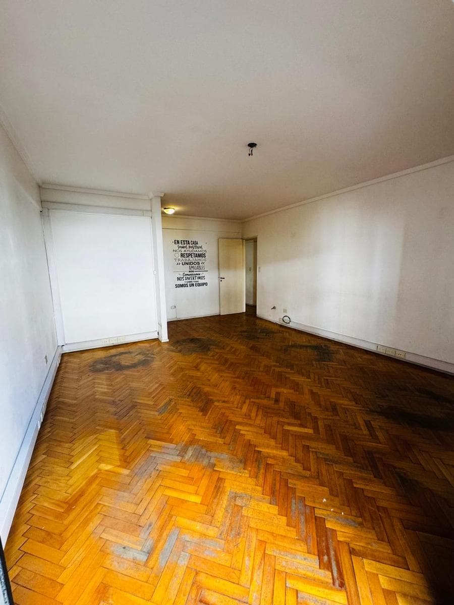 Gran Departamento 4 ambientes en San Cristobal - 1