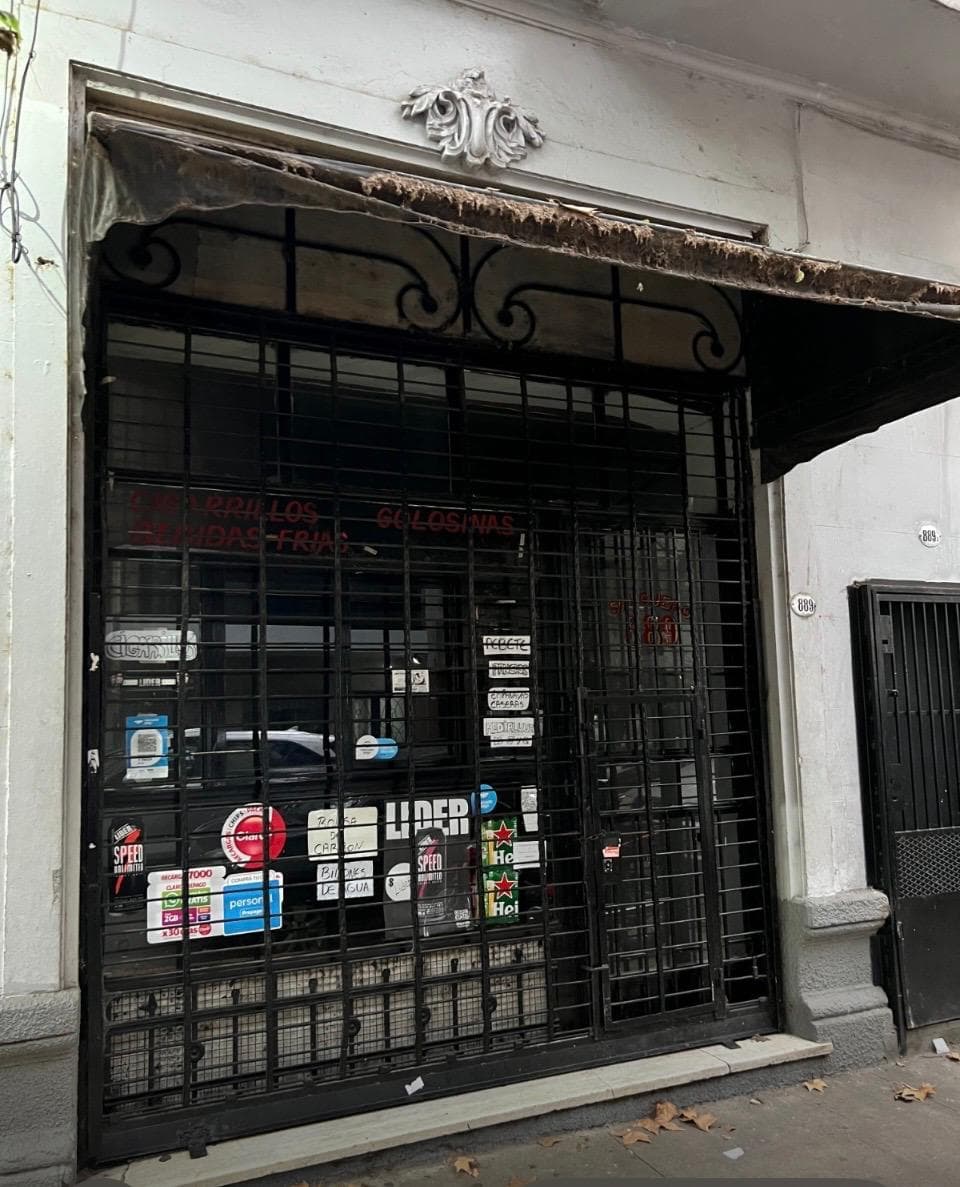 Local excelente ubicación - 1