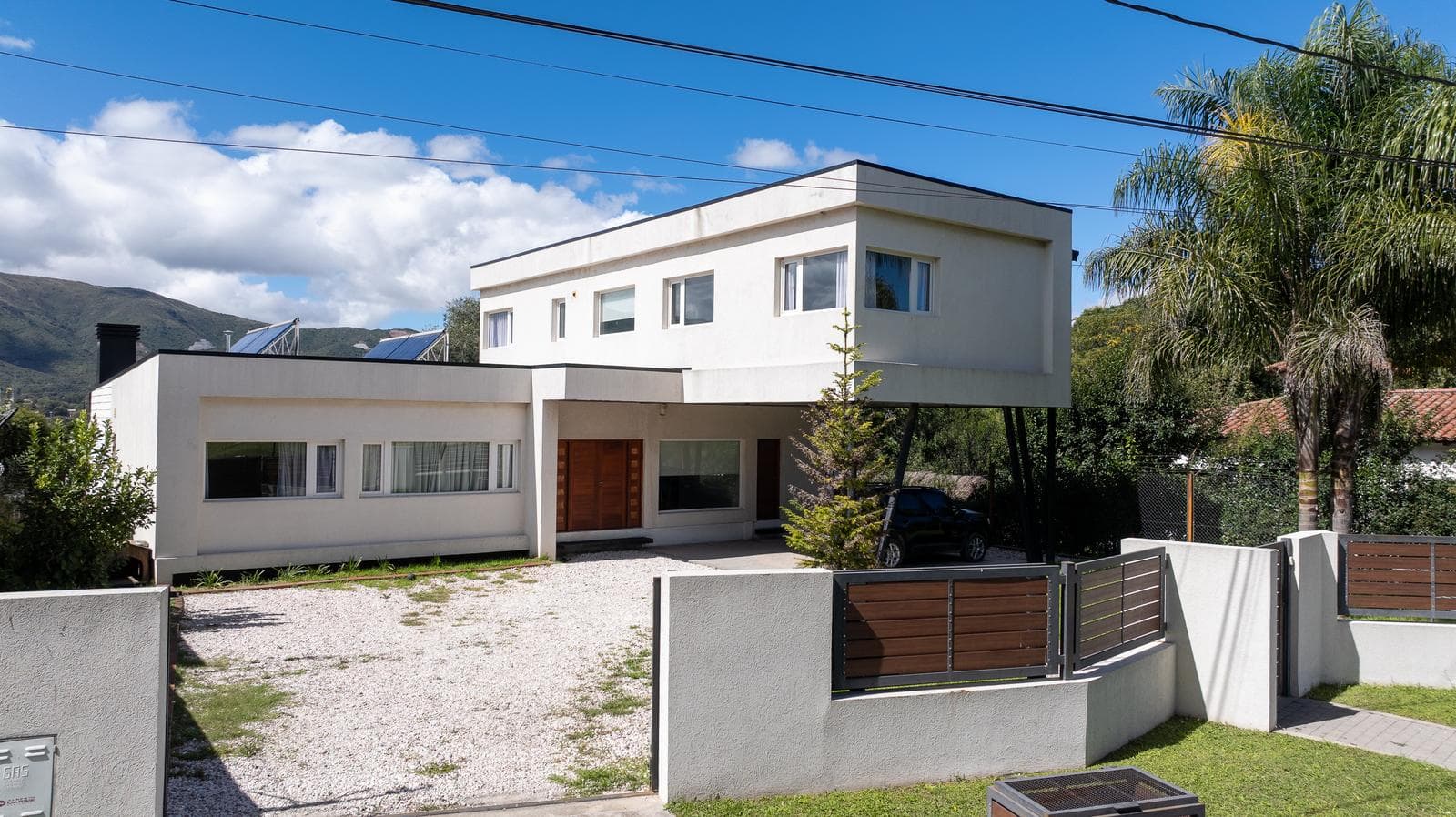 Casa en La Falda - 1