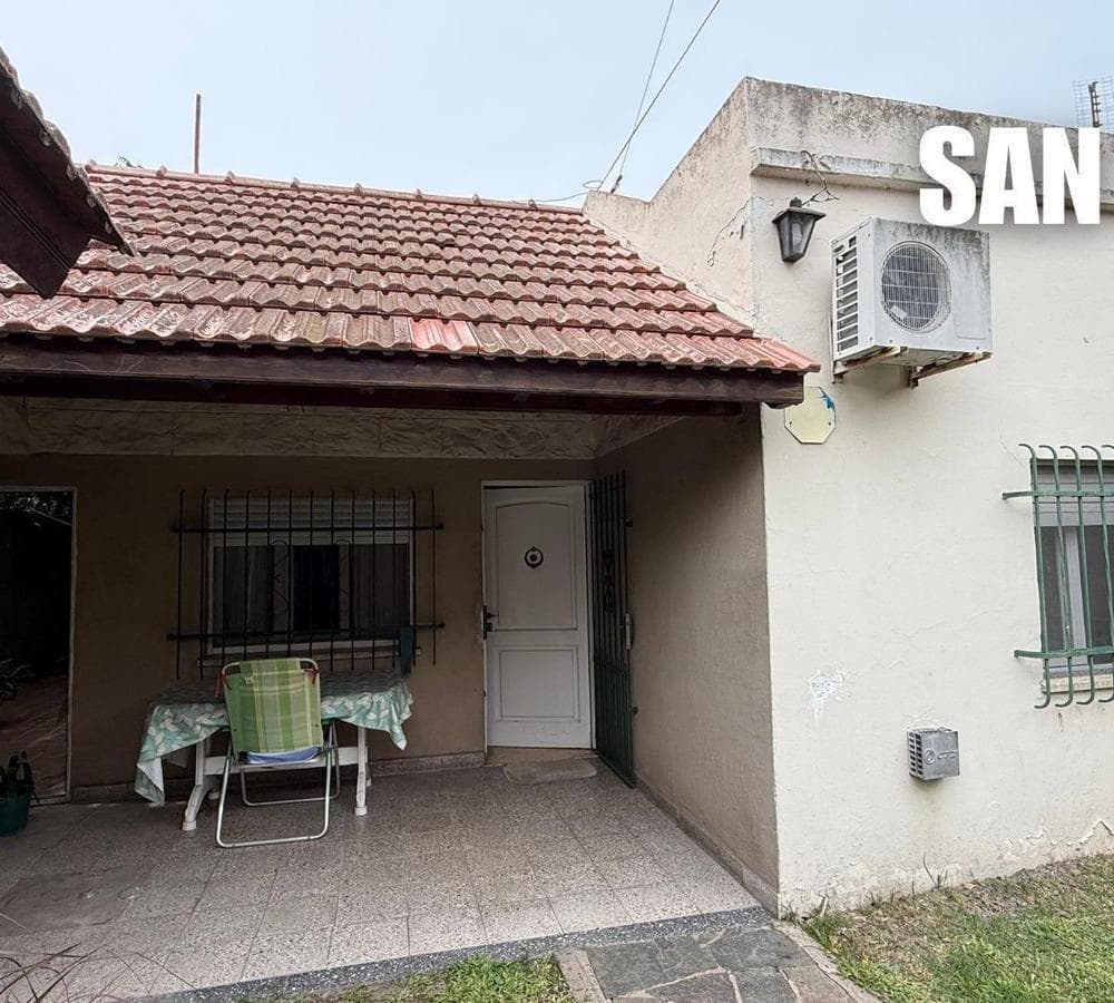 CASA 3 AMB EN VENTA EN RAFAEL CALZADA - 1