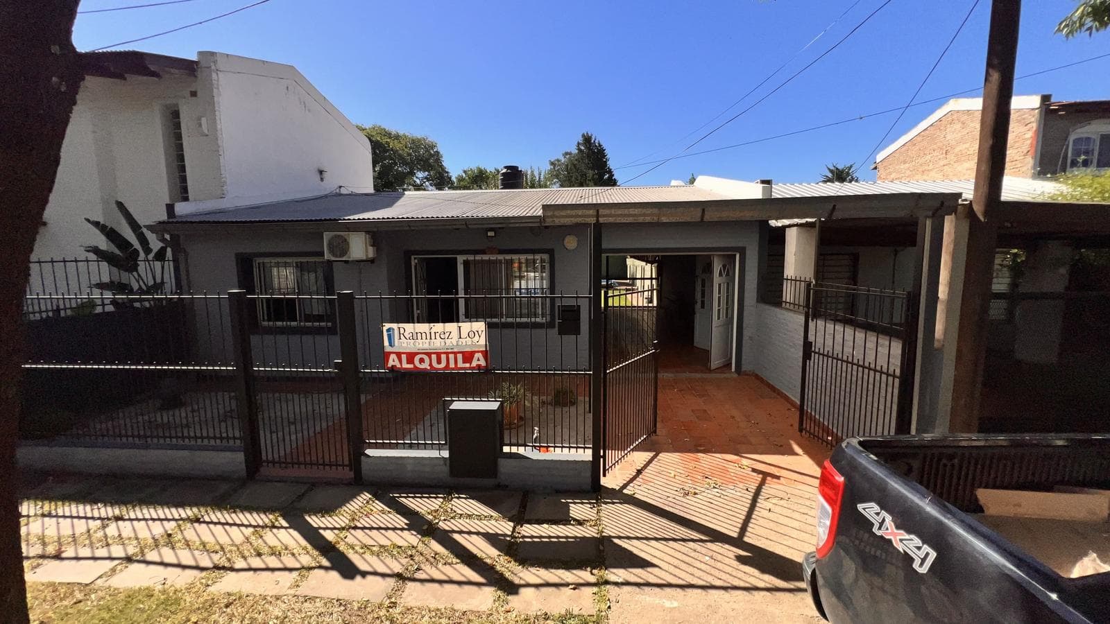 Casa amoblada ideal comercio o vivienda o ambas - 1