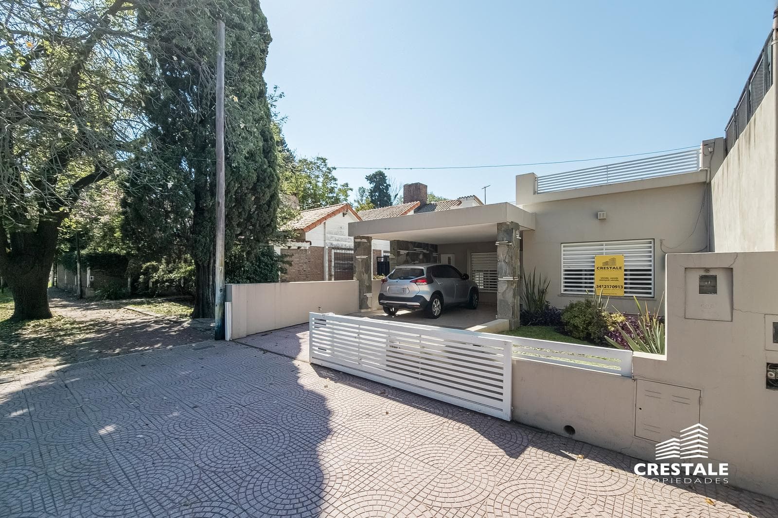 Venta - Casa 2 dormitorios con cochera doble y jardín - Fisherton, Rosario. - 1