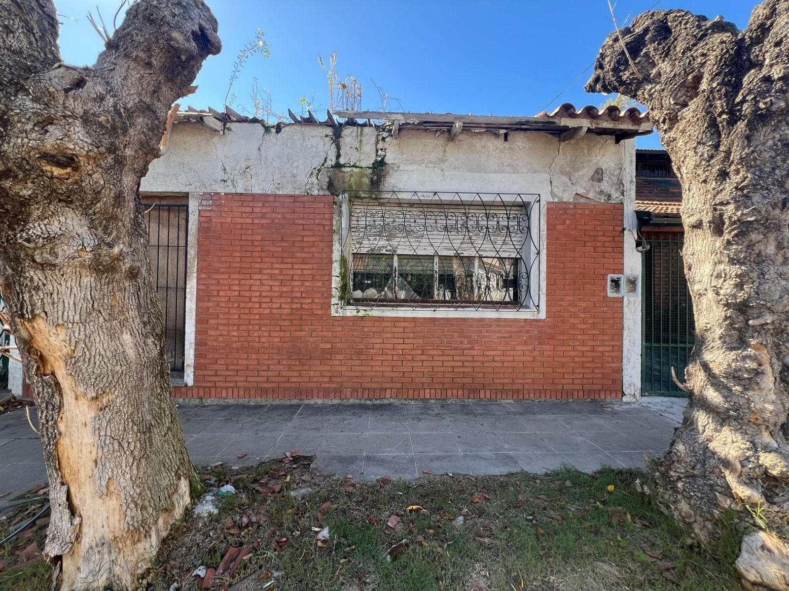 Lote en Venta en Olivos Lote propio de 10x28 Apto dúplex (3 unidades) Fot 1 Fos 0.6 Zonificación R2 - 1