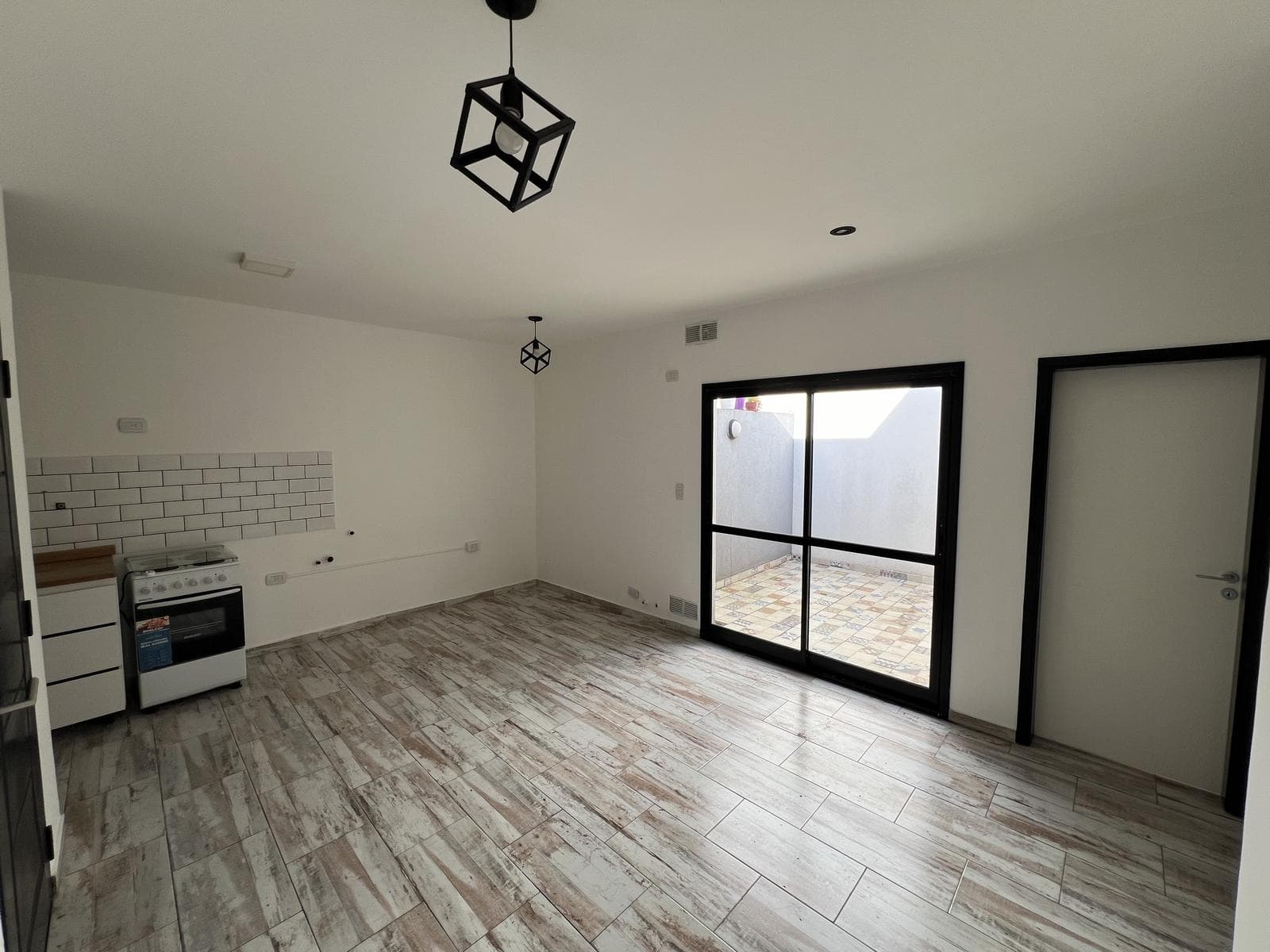 Venta de PH 2 ambientes con patio en Quilmes - 1