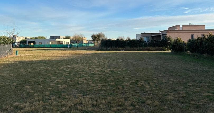 Oportunidad de venta terreno en barrio San Ramiro, Pilar del Este - 1