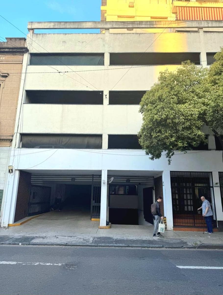 Cochera en Martin - 1