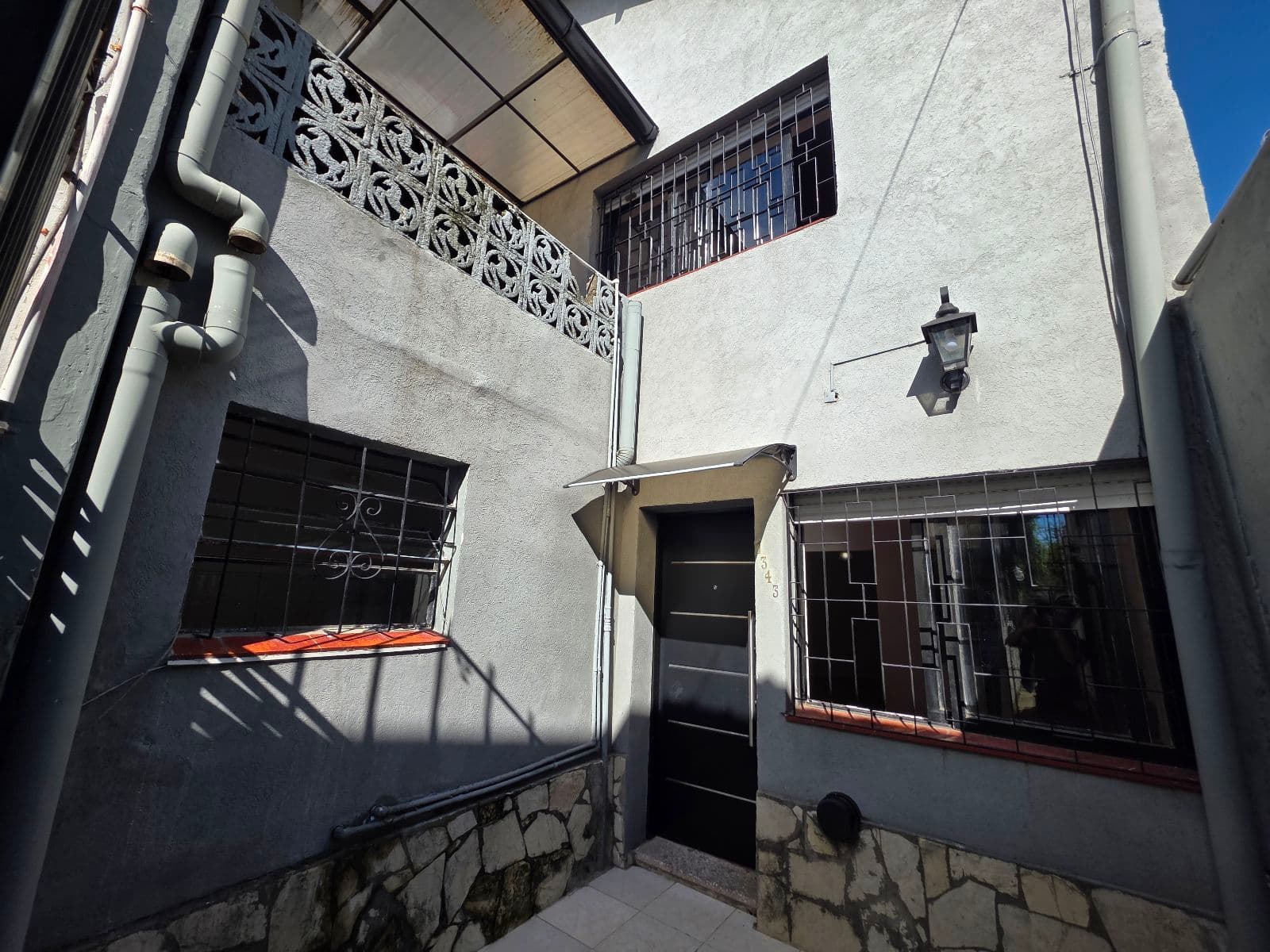 Departamento en venta a 4 cuadras de la estación y a solo una cuadra de Av. Yrigoyen!!! - 1