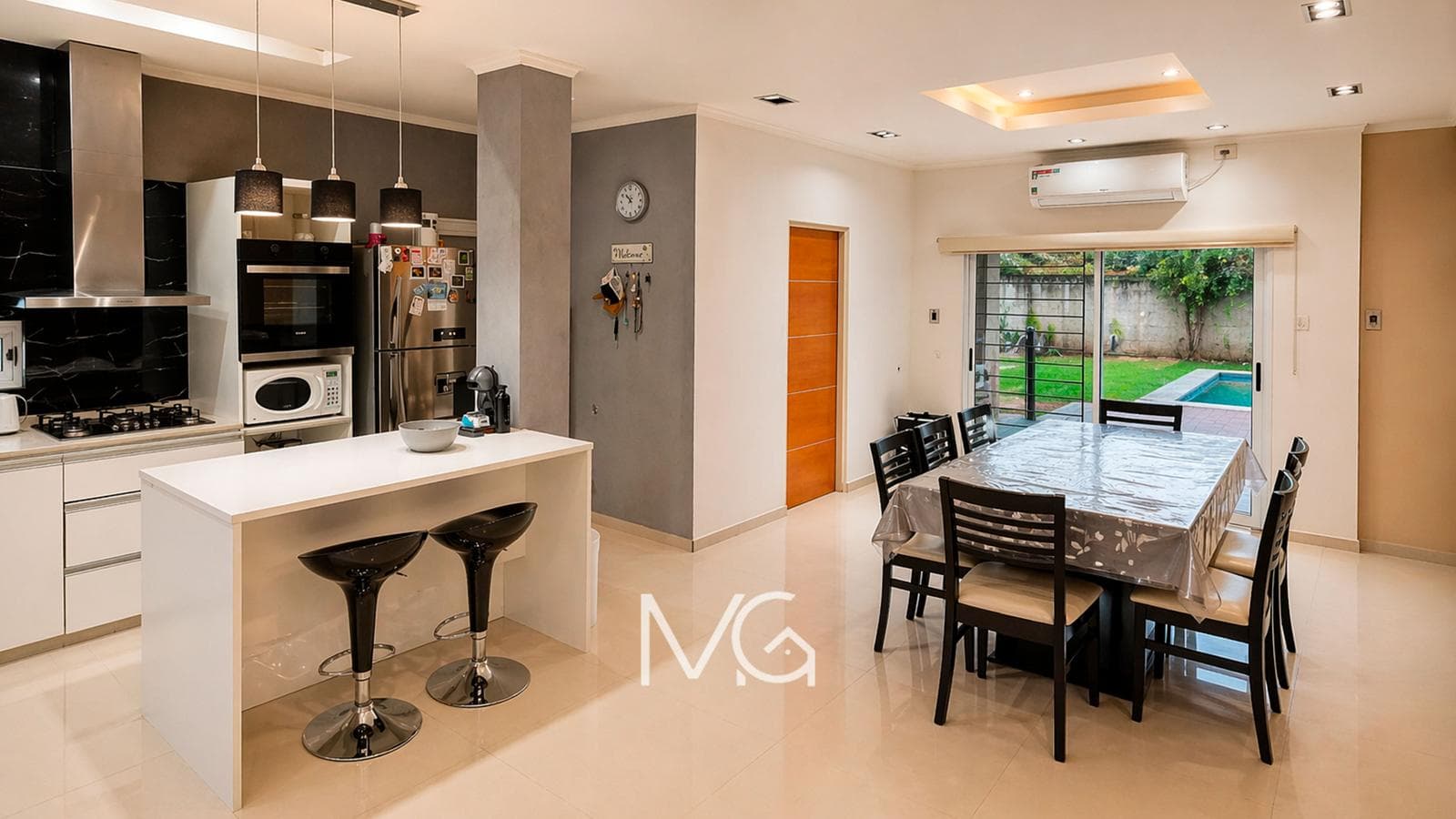 Venta Casa con Parque y Pileta en San Vicente - 1