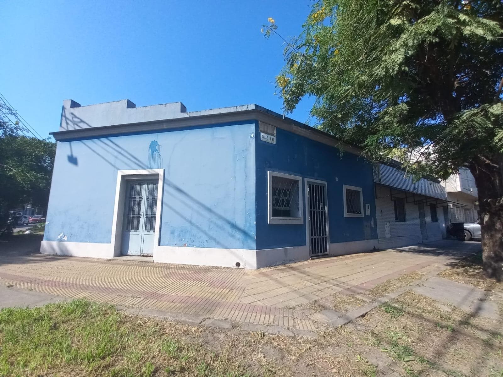 Esquina ideal para desarrollo o inversión - 1