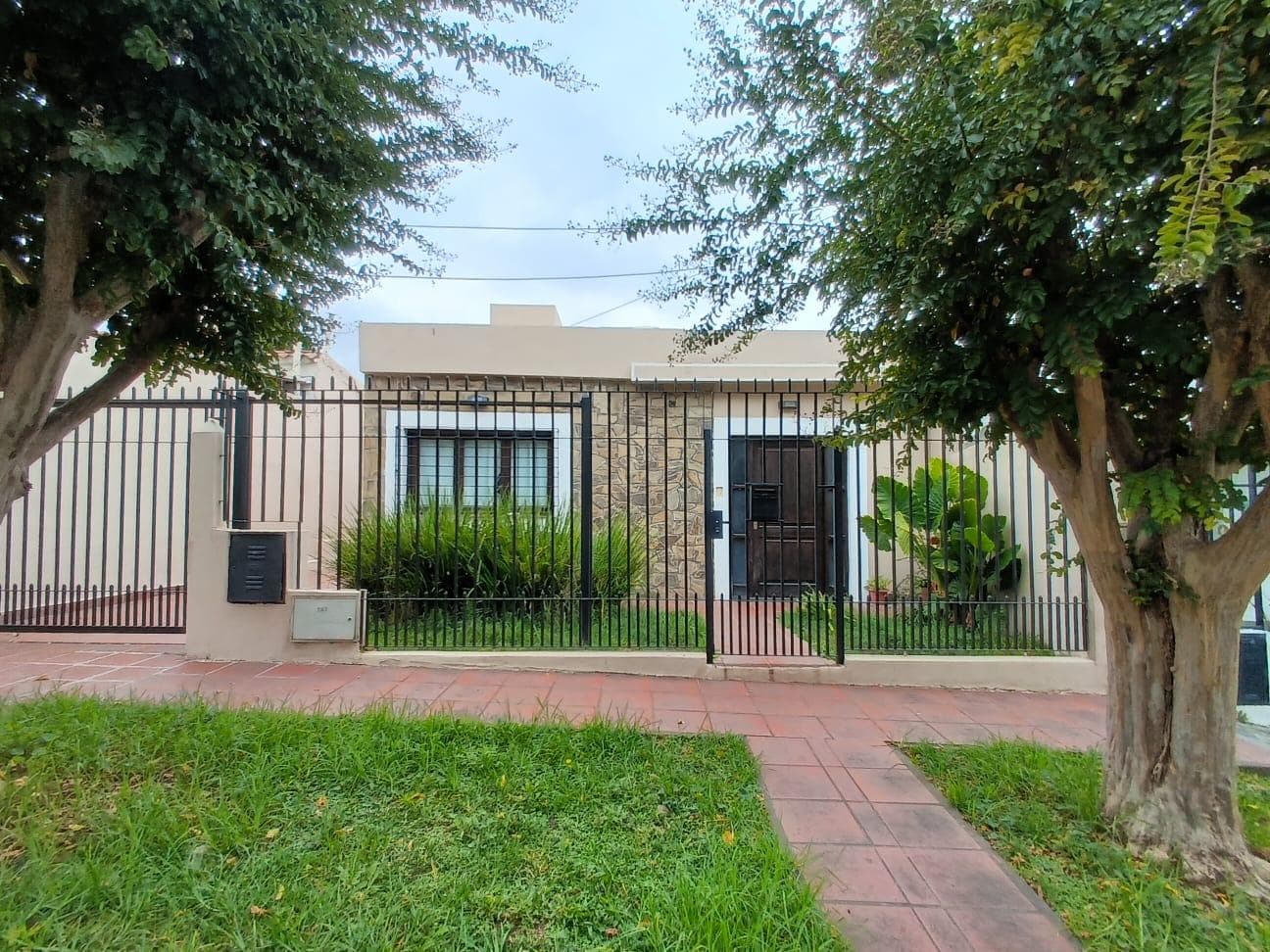 Casa en alquiler en Tres Cerritos - 1