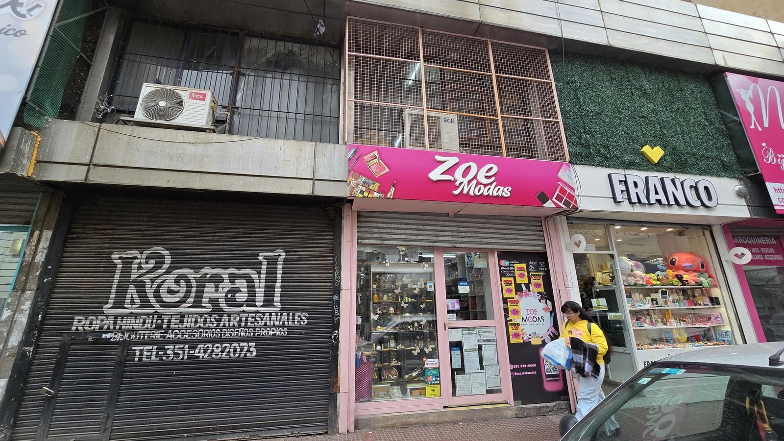 Local en VENTA - 3 pisos - 1