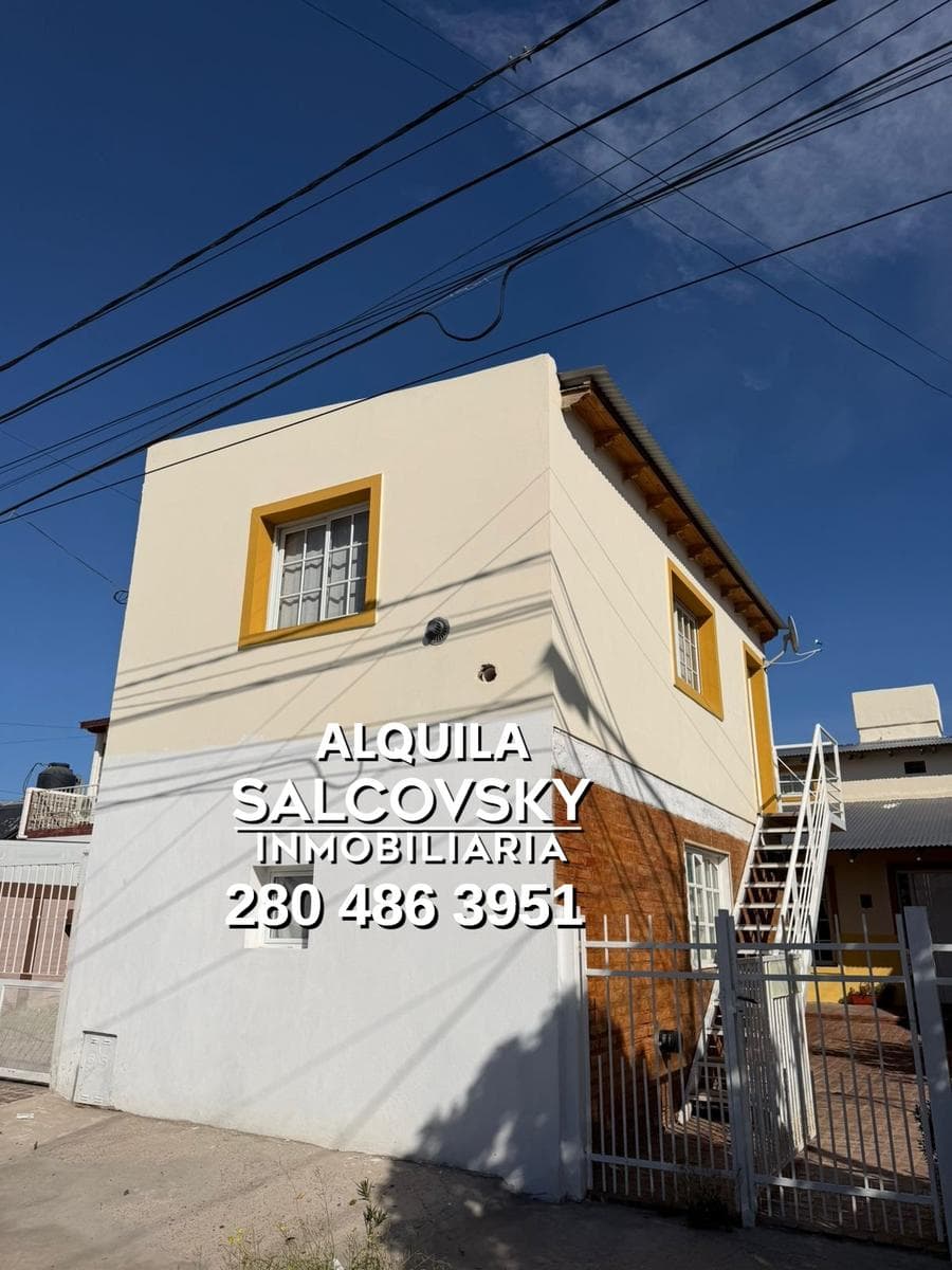 Departamento en alquiler Monoambiente en Puerto Madryn 1° Piso por escalera - 1