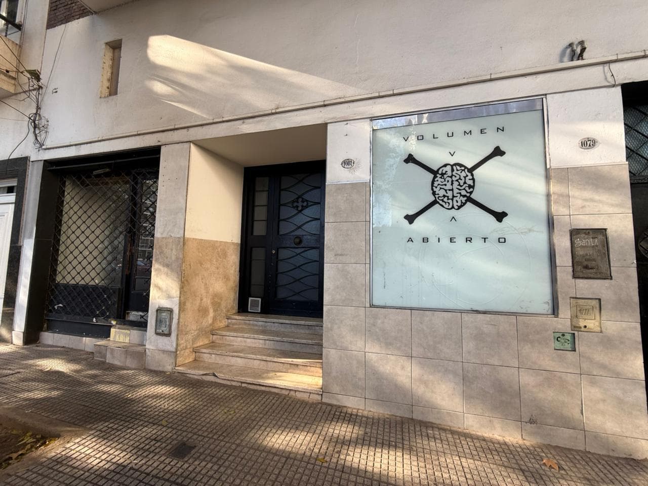 VENTA LOCAL A LA CALLE EXCELENTE UBICACION - 1