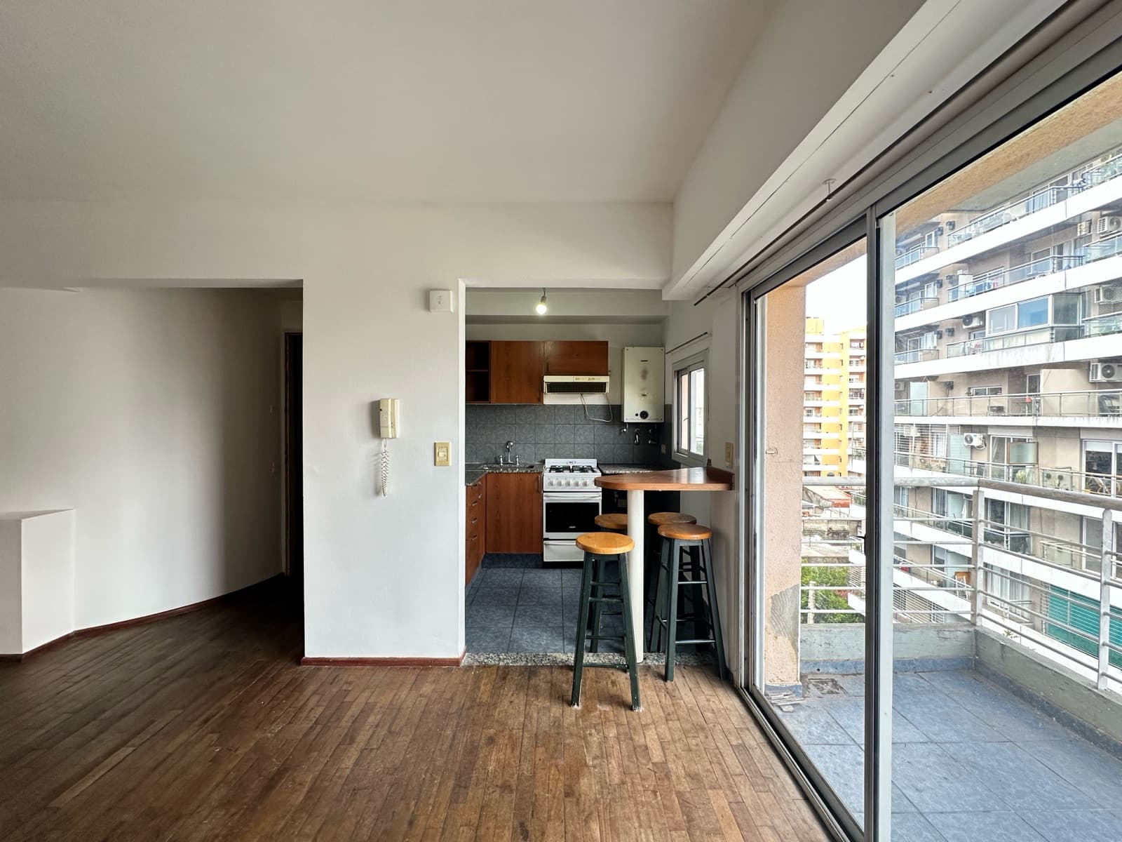 IDEAL INVERSIÓN - Dpto en venta de 2 dormitorios, en zona Facultad de Medicina, Rosario. - 1