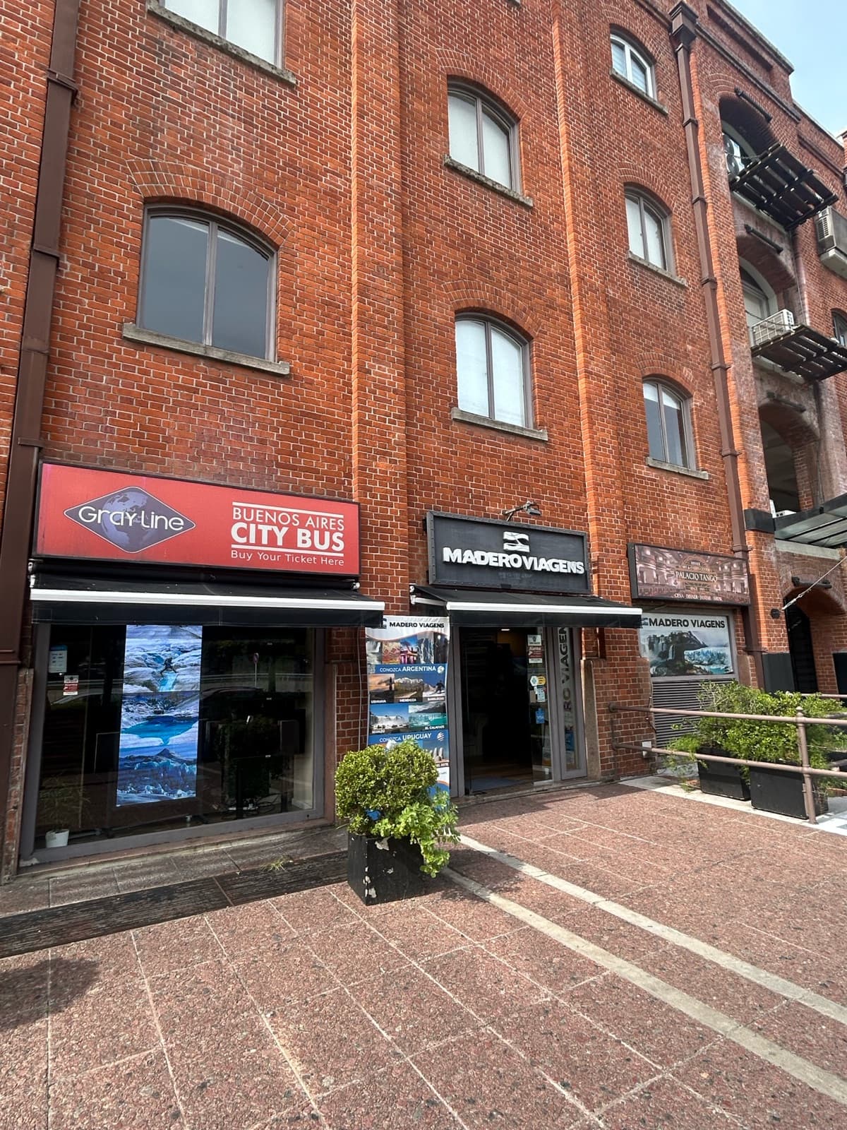 Venta excelente local en muy buena ubicación - 1