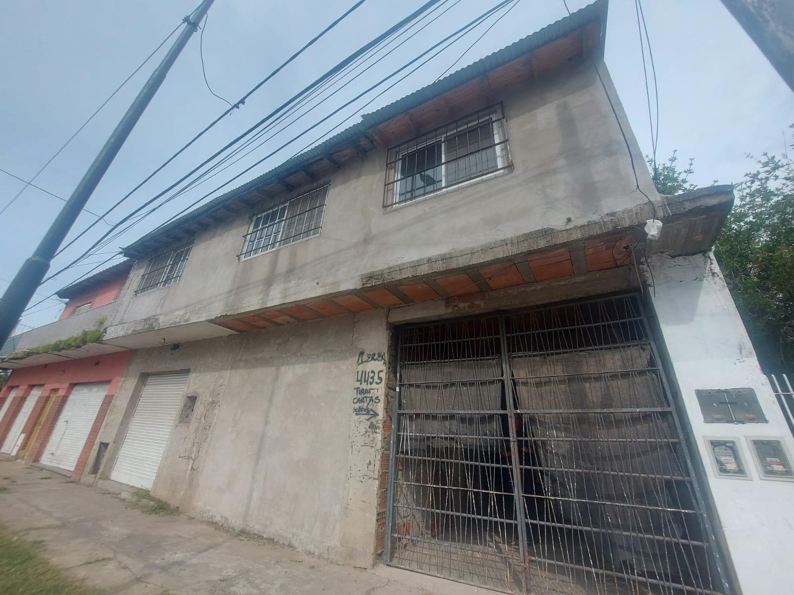 INVERSION en Villa de Mayo Casa para dividir 5 deptos !! - 1