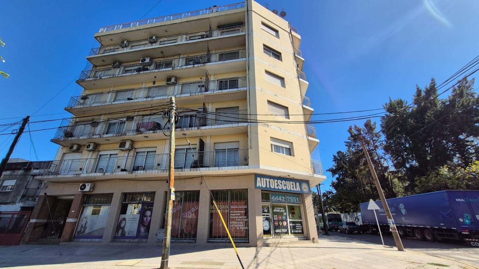 DEPARTAMENTO 4 AMBIENTES EN ALQUILER TAPIALES - 1