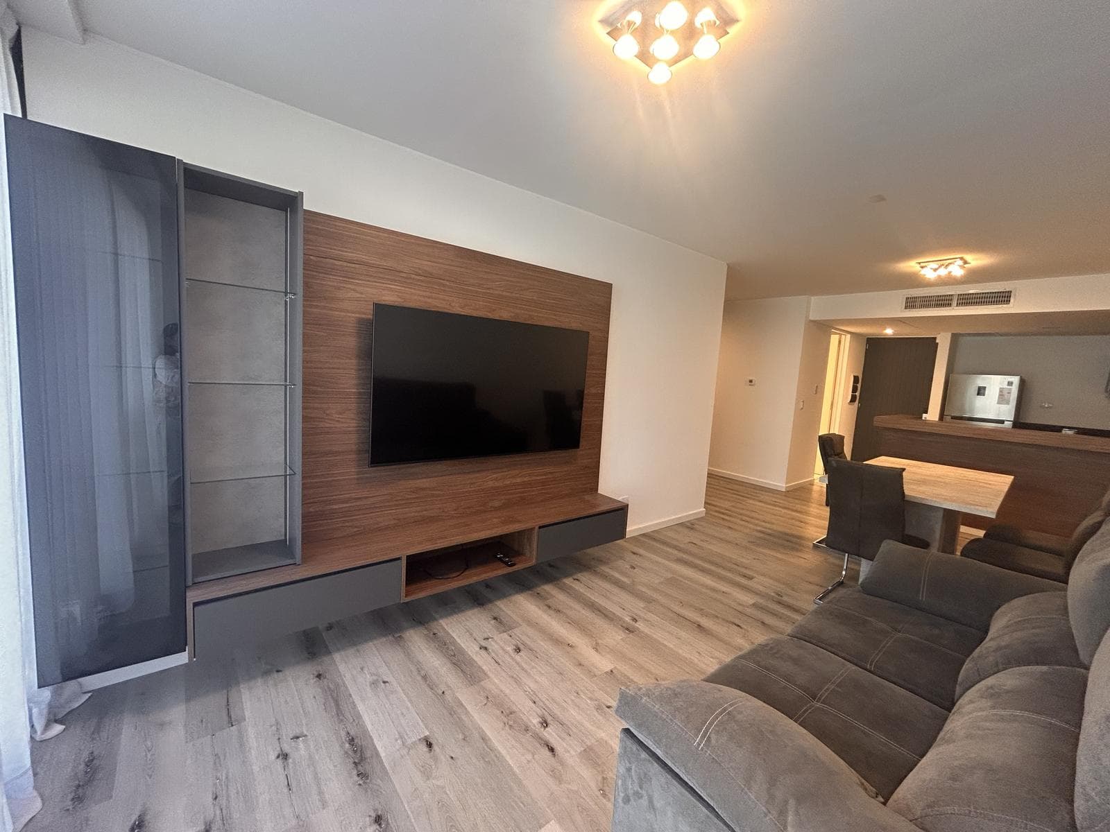 ALQUILER amoblado. 2 amb en Lumiere. Toilette y baño compl. Coch - 1