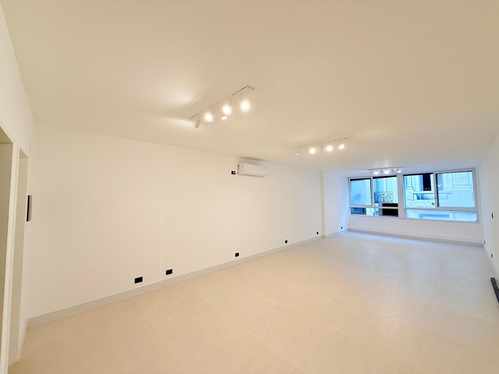 Alquiler Oficina con baño privado en Microcentro - 1