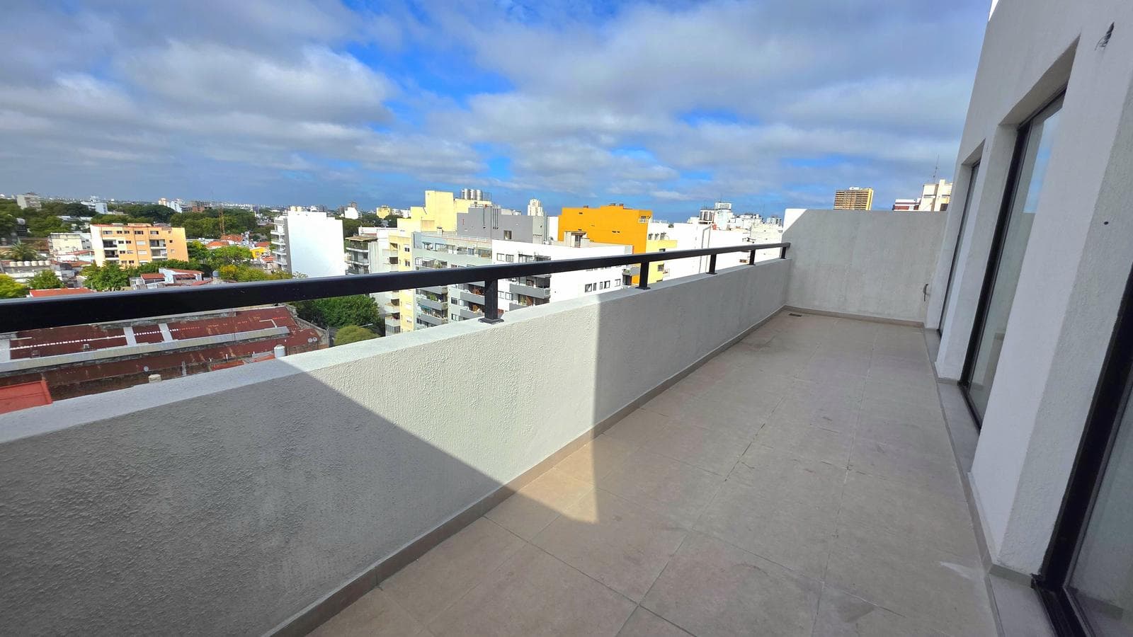 Av. Rivadavia 8879: DEPTO. 2amb. balcón corrido terraza. A ESTRENAR - 1