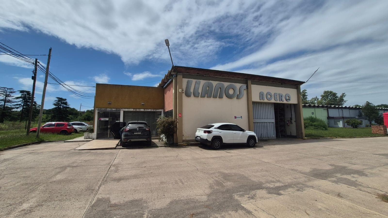 VENTA NAVE PARQUE INDUSTRIAL - 1