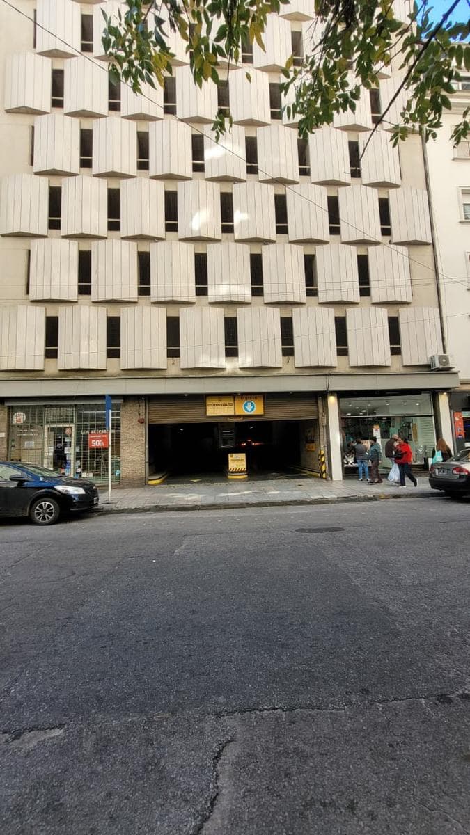 Cochera en venta zona centro - 1