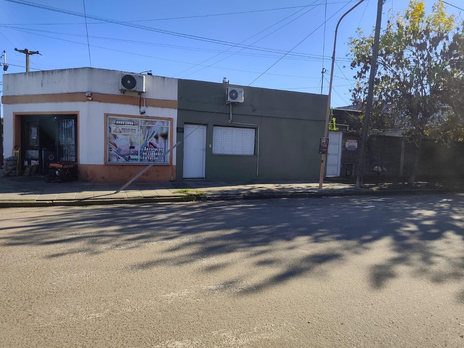 Casa y Local en Daireaux calle Bolivar y Tucuman - 1