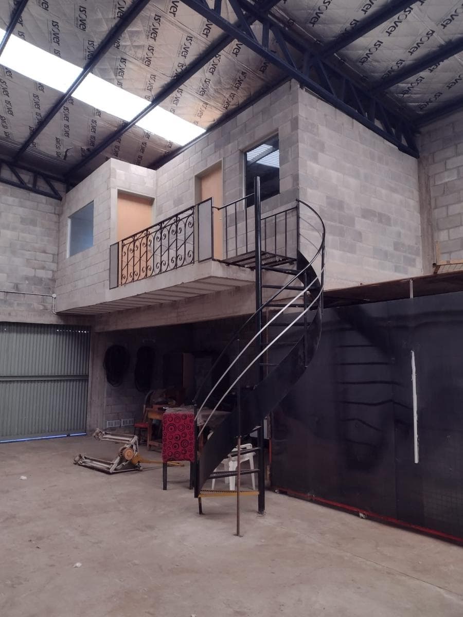 EXCELENTE GALPÓN INDUSTRIAL EN DOS PLANTAS. SAN MARTÍN GBA - 1