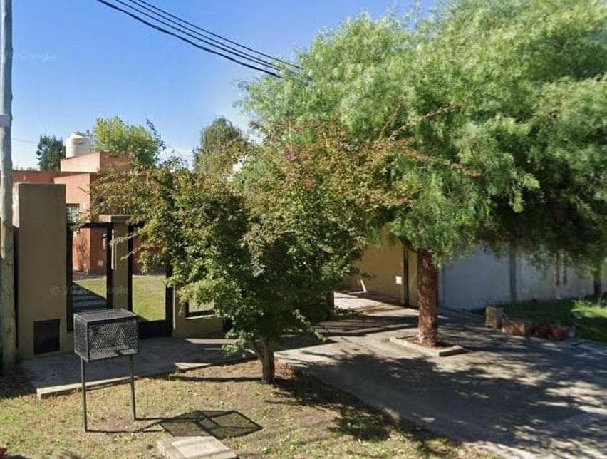 Casa en alquiler 2 Dormitorios - Quincho - Parrilla - 1