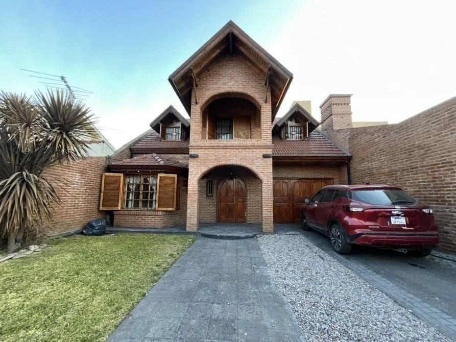 Excelente Chalet en Venta, en Monte Grande!!!! - 1