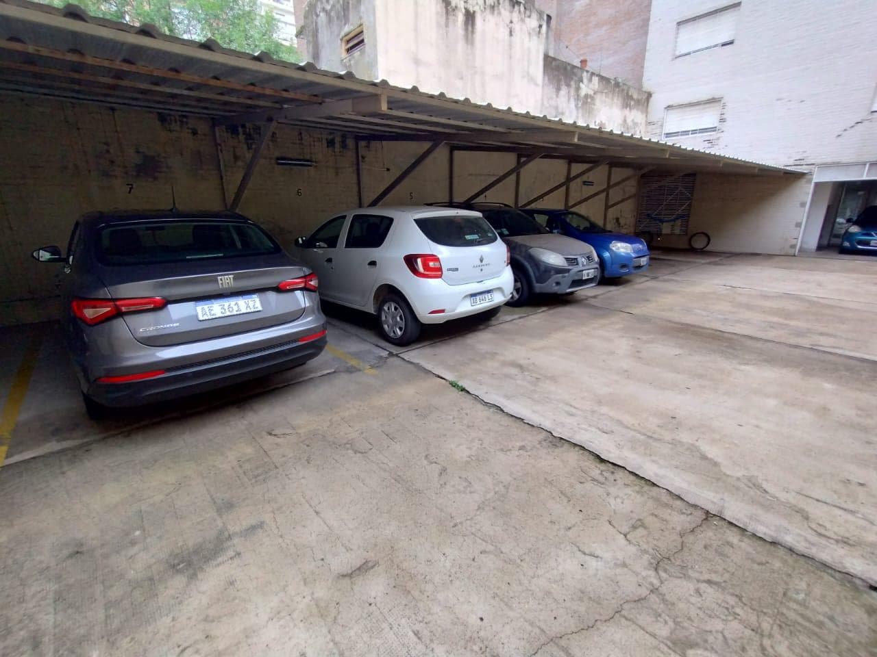 Cochera en VENTA EN BLOQUE ,SIETE COCHERAS PLANTA BAJA IDEAL INVERSOR - 1