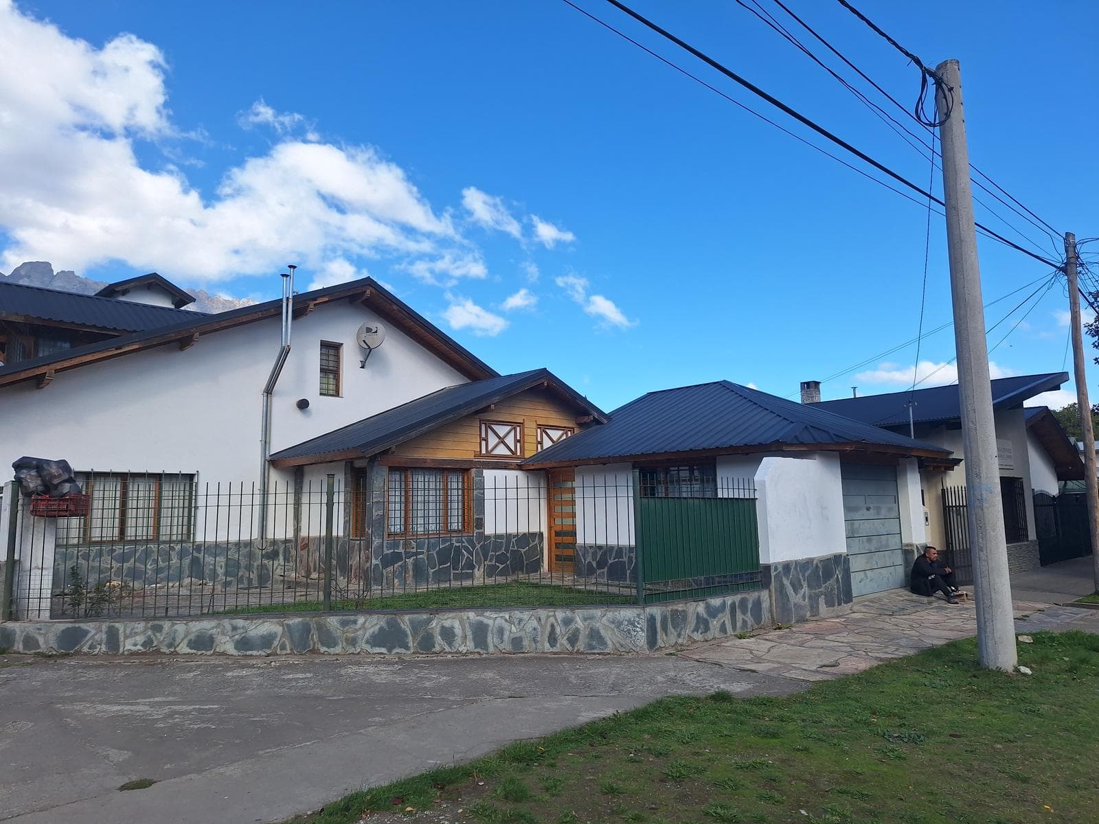 El Bolsón centro, bonita casa amoblada de 2 dormitorios - 1