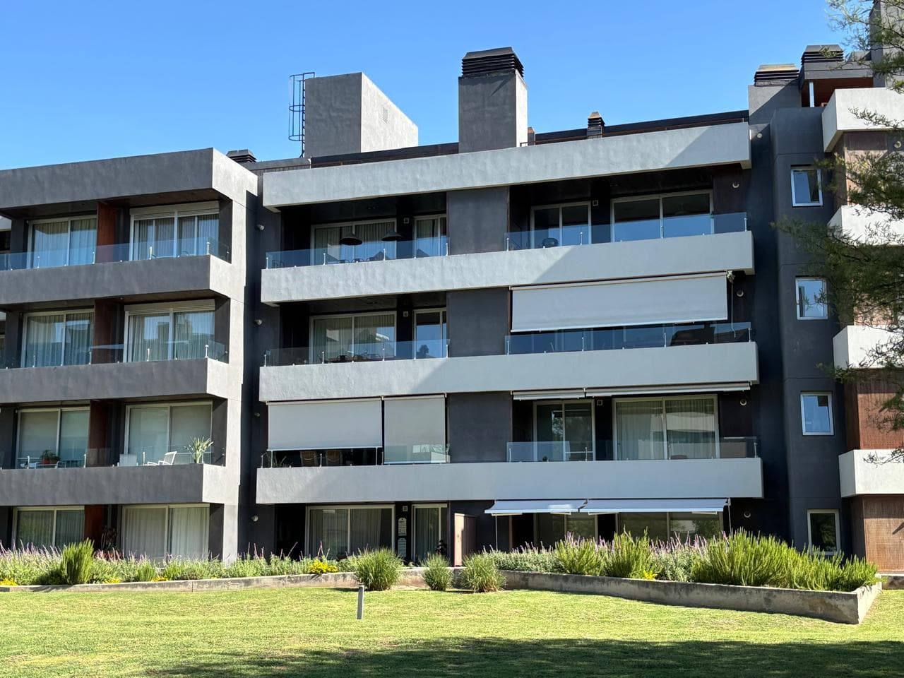 Departamento premium en alquiler, tres dormitorios, terraza propia , Villa Belgrano. - 1