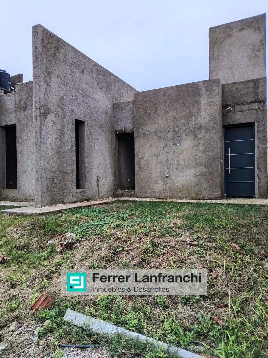VENDO CASA A TERMINAR EN VILLA SAN NICOLAS - 1