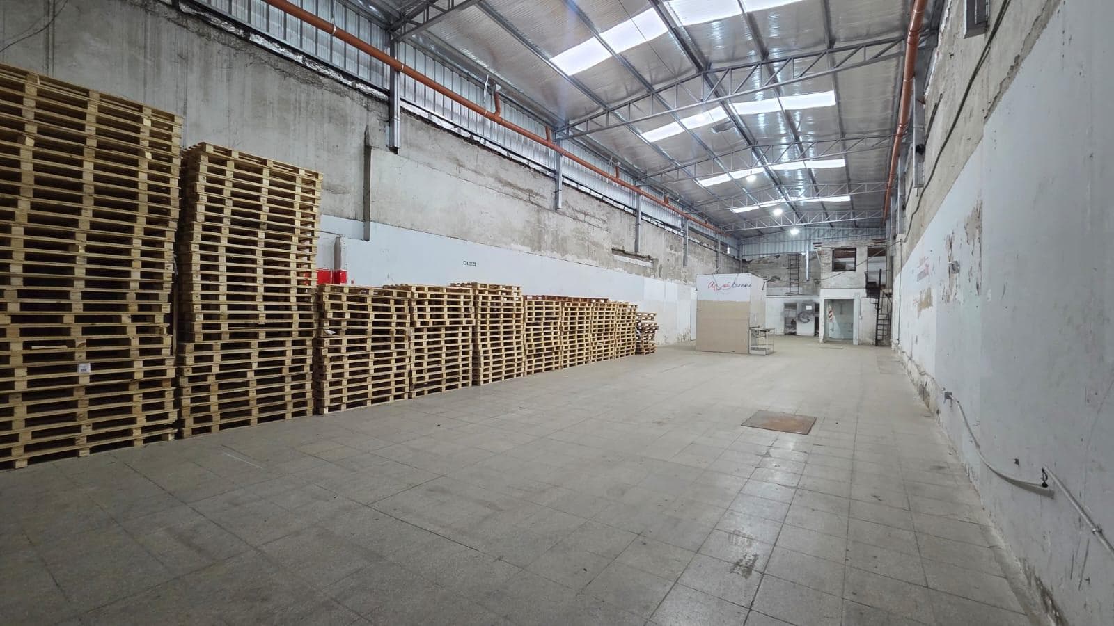 Depósito - Galpón de 302 m2. en Parque Patricios - ALQUILER - 1