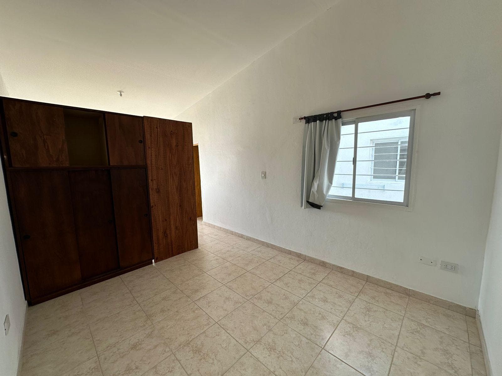 Monoambiente en Alquiler San Cayetano y Mulleady - 1
