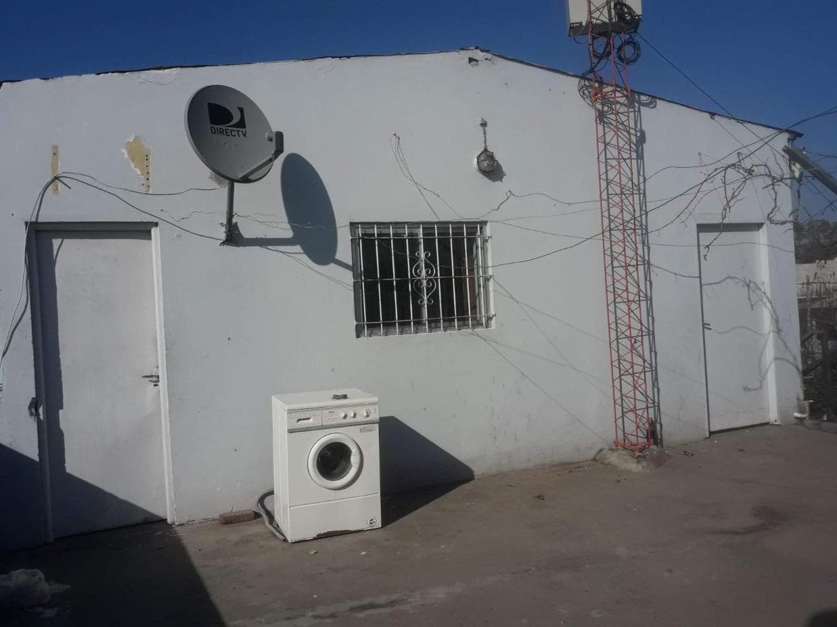 Casa en venta - 2 Dormitorios 2 Baños - Esteban Echeverria - 1